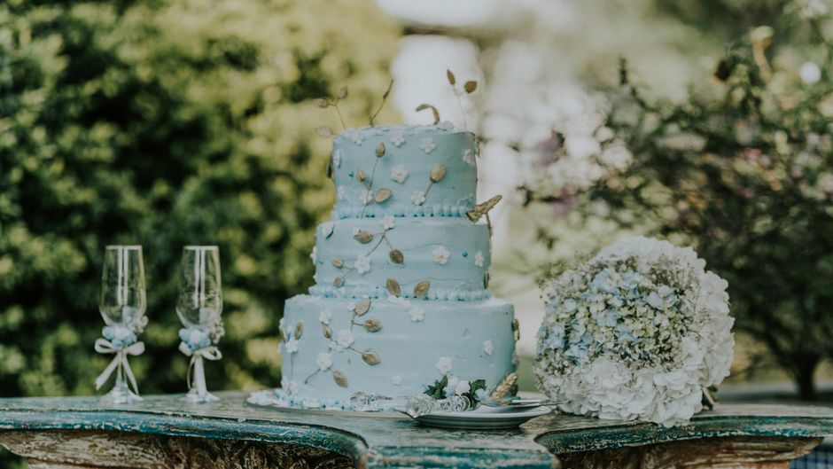 Beautiful tiered wedding cake